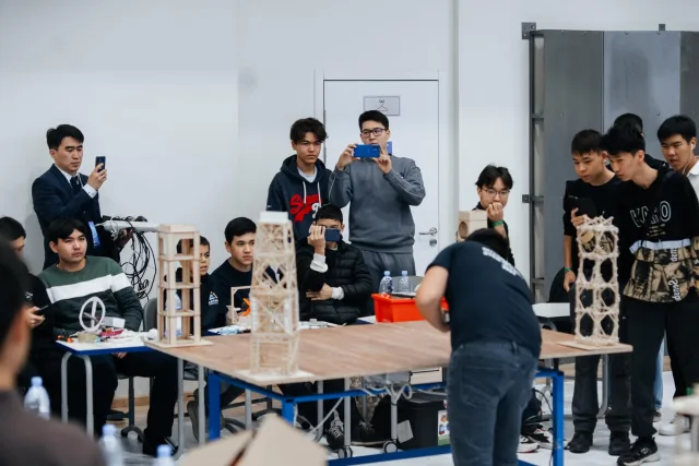 STEM олимпиадасы: мұрағат фотолары