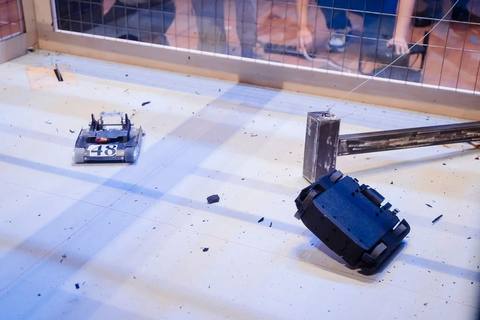 Выход из строя робота команды «Arasaka (33)»