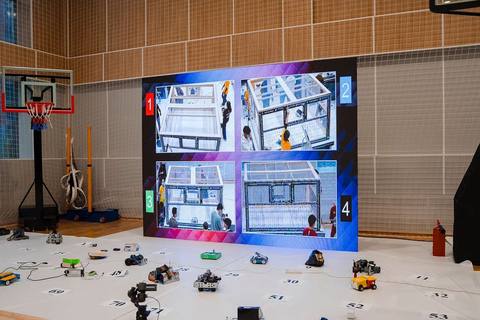 Большой центральный LED-экран для LIVE-Трансляции